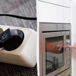 8 elektroierīces, kuras pirms ceļojuma vienmēr jāatvieno no elektrotīkla